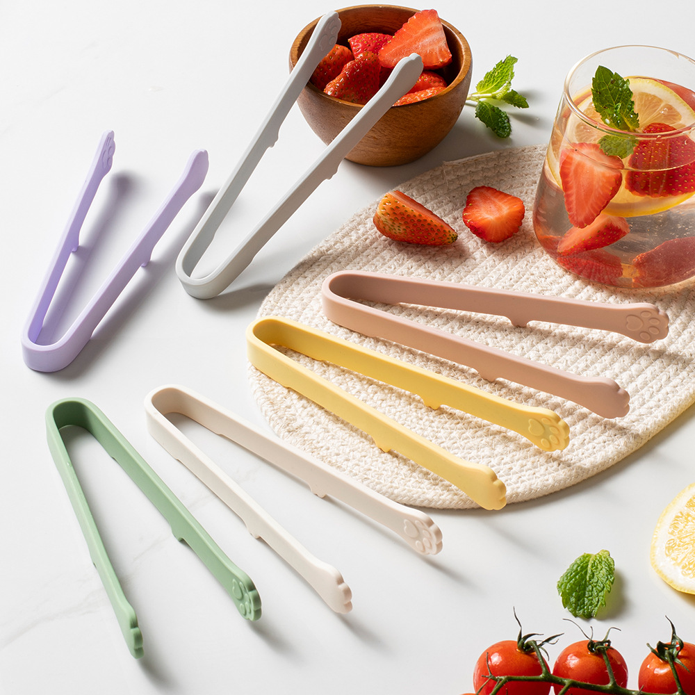 Kitchen Gadgets Worth Buying - Силиконовые щипцы для еды с милой